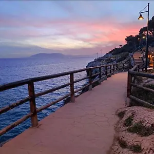 1 - Sea Front Apartamento